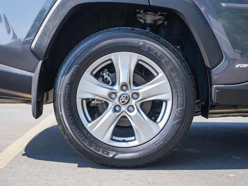 Used 2024 Toyota RAV4 XLE AWD/4WD image 8