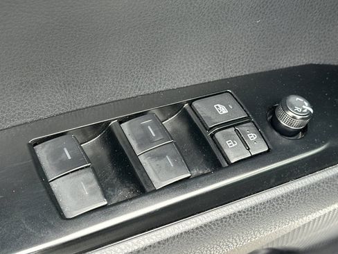 Used 2025 Toyota Camry SE FWD image 12