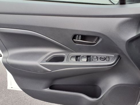 Used 2025 Nissan Versa S w/ Trunk Package FWD image 16