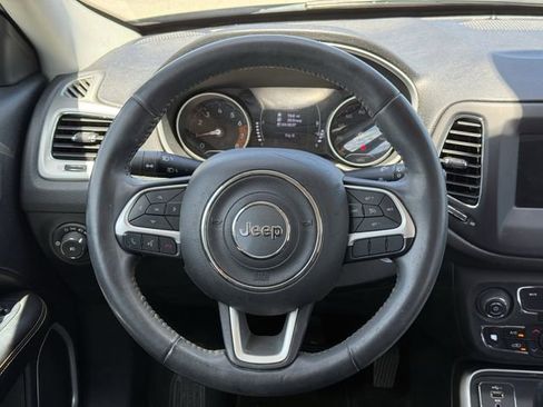 Used 2019 Jeep Compass Latitude image 22