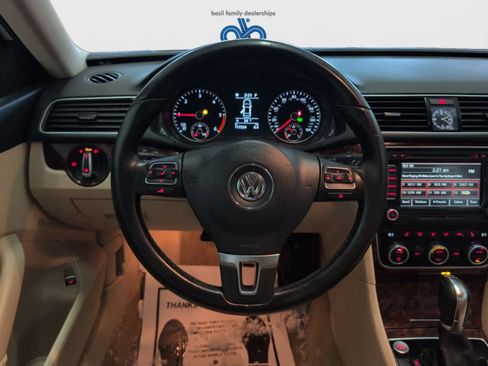 Used 2013 Volkswagen Passat TDI SEL Premium image 14