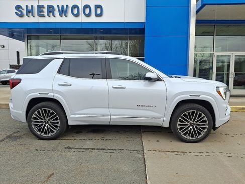 New 2026 GMC Terrain Denali w/ LPO, Floor Liner Package image 7