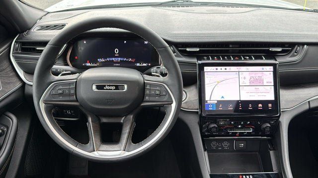 Certified 2024 Jeep Grand Cherokee Limited w/ Luxury Tech Group II AWD/4WD image 28