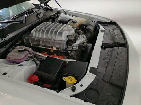 Used 2017 Dodge Challenger SRT Hellcat image 9