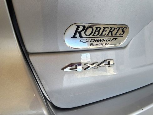 Used 2023 Jeep Grand Cherokee Laredo AWD/4WD image 7