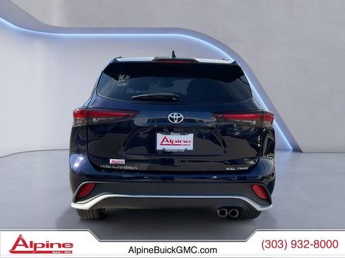 Used 2025 Toyota Highlander XSE AWD/4WD image 4