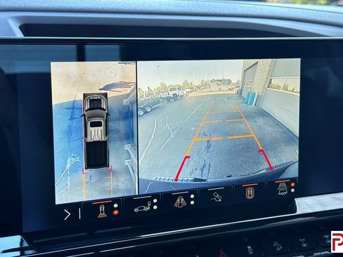 Certified 2025 Chevrolet Silverado 1500 ZR2 AWD/4WD image 23