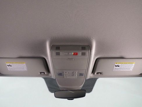 Used 2024 Volkswagen Taos SE image 57