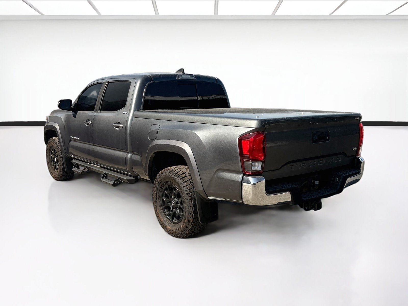 Used 2021 Toyota Tacoma SR5 RWD image 6