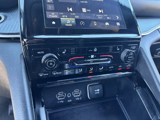 Used 2023 Jeep Grand Cherokee L Laredo AWD/4WD image 25