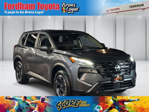 Used 2025 Nissan Rogue SV AWD/4WD image 1
