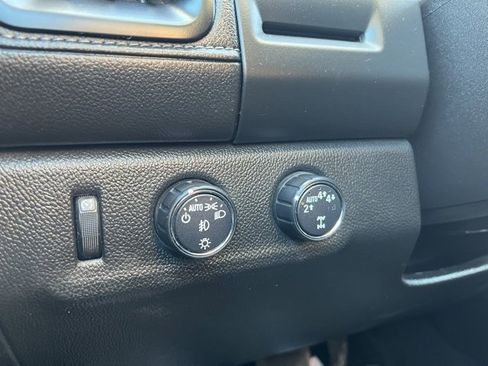 Used 2018 GMC Canyon SLT w/ Driver Alert Package image 13