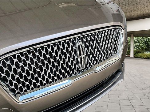Used 2018 Lincoln MKZ Reserve w/ Climate Package FWD image 22