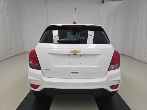 Used 2021 Chevrolet Trax LS w/ Tint and Cruise Package FWD image 6