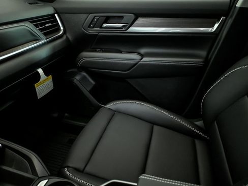 New 2026 GMC Terrain Denali w/ LPO, Floor Liner Package AWD/4WD image 18