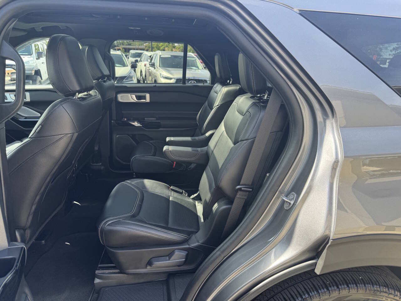 Used 2024 Ford Explorer ST w/ Technology Package AWD/4WD image 9