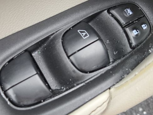 Used 2020 Nissan Rogue Sport SV w/ All-Weather Package image 29