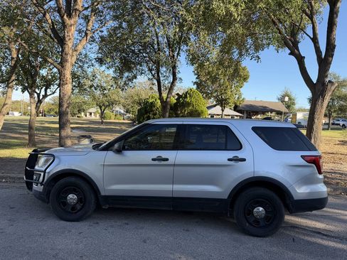 Used 2017 Ford Explorer 4WD Police Interceptor image 1