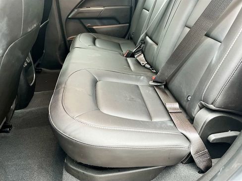 Used 2022 Chevrolet Colorado LT w/ Luxury Package image 24