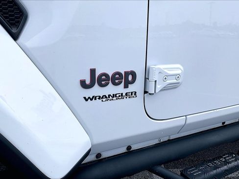 Used 2021 Jeep Wrangler Unlimited Rubicon AWD/4WD image 24