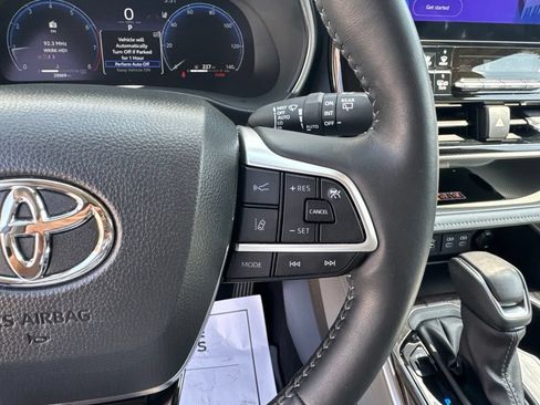 Used 2025 Toyota Highlander Platinum AWD/4WD image 29