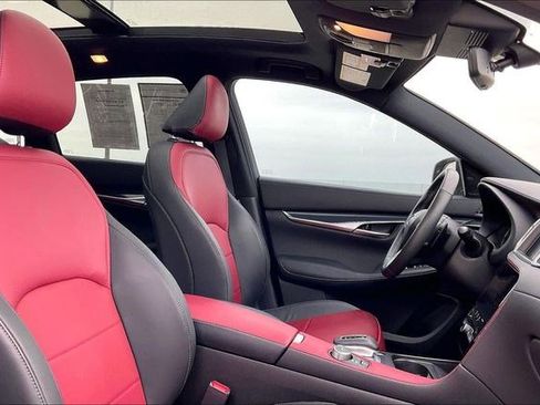 Used 2025 INFINITI QX50 Sport image 7