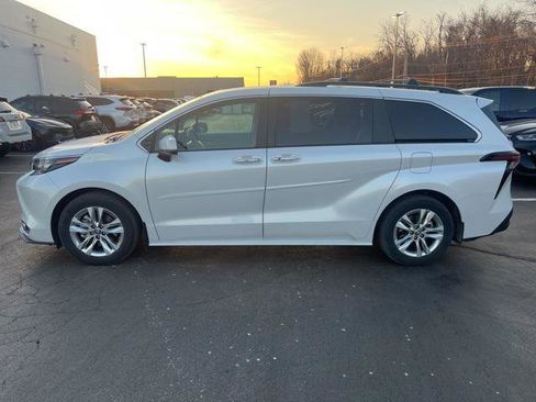 Certified 2024 Toyota Sienna XLE w/ XLE Plus Package image 2