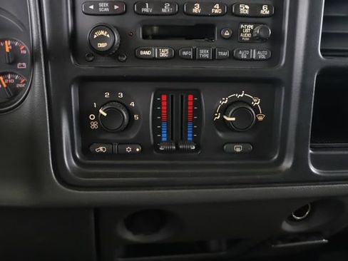 Used 2003 Chevrolet Silverado 2500 LS AWD/4WD image 22