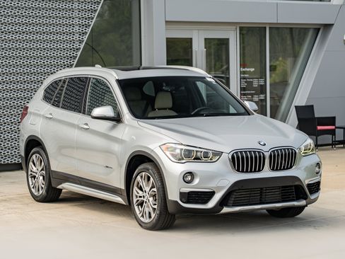 Used 2017 BMW X1 xDrive28i AWD/4WD image 2