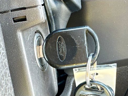 Used 2010 Ford F150 XLT RWD image 17