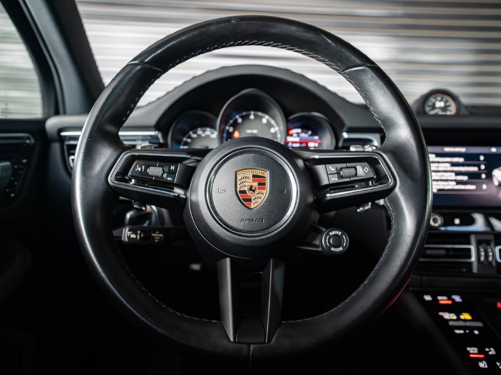 Certified 2023 Porsche Macan AWD/4WD image 25