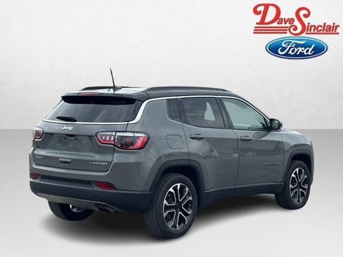 Used 2022 Jeep Compass Limited w/ Sun and Sound Group AWD/4WD image 7