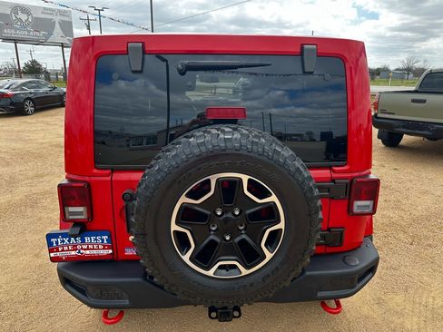 Used 2015 Jeep Wrangler Unlimited Rubicon image 6