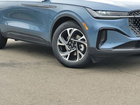 New 2026 Lincoln Nautilus Premier w/ Equipment Group 102A image 2