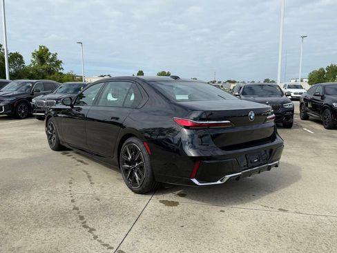 Used 2023 BMW 740i w/ Luxury Rear Seating Package RWD image 7