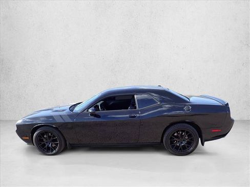 Used 2013 Dodge Challenger R/T RWD image 2