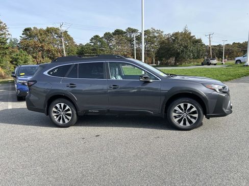 New 2025 Subaru Outback Limited image 2