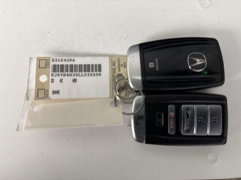 Used 2020 Acura MDX SH-AWD image 23