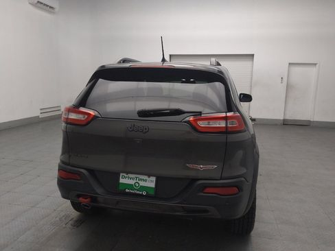 Used 2018 Jeep Cherokee Trailhawk image 7