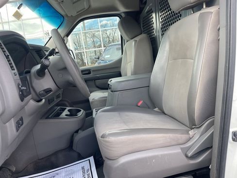 Used 2015 Nissan NV 3500 SV w/ Technology Package image 9