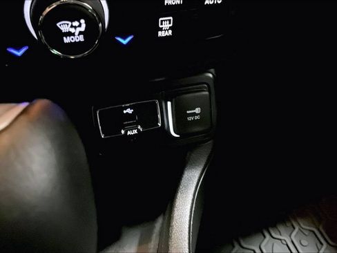 Used 2023 Jeep Renegade Limited AWD/4WD image 27