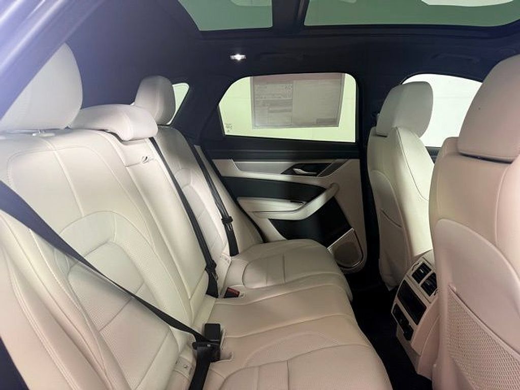Certified 2026 Jaguar F-PACE R-Dynamic S AWD/4WD image 28