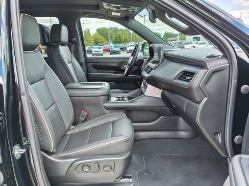Used 2023 GMC Yukon SLT w/ SLT Luxury Package AWD/4WD image 16