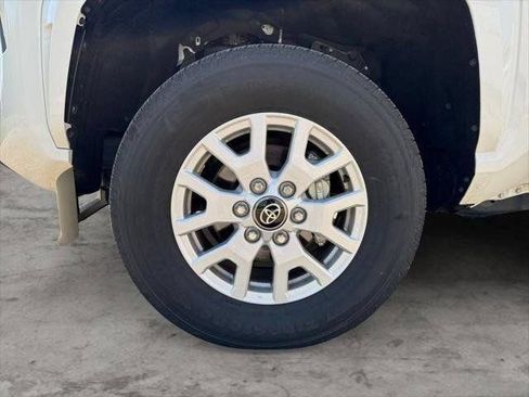 Certified 2025 Toyota Tacoma SR5 AWD/4WD image 71