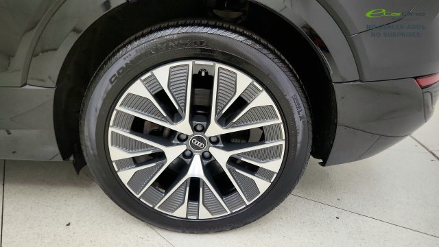 Used 2024 Audi Q8 e-tron Premium Plus w/ Premium Plus Package AWD/4WD image 70