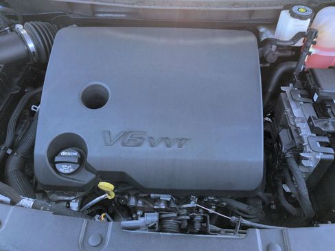 Used 2023 Chevrolet Traverse LT AWD/4WD image 30