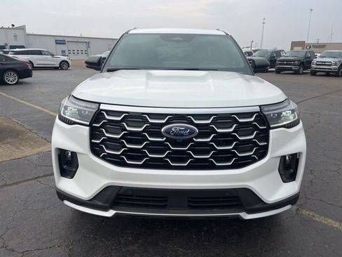 New 2026 Ford Explorer Platinum image 2