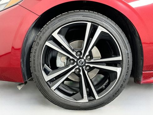 Used 2021 Nissan Sentra SR image 11