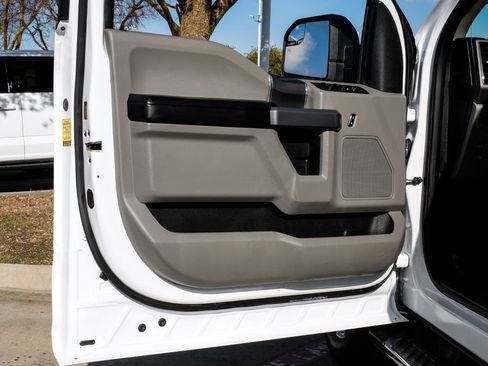 Used 2018 Ford F150 XLT w/ Equipment Group 302A Luxury image 42