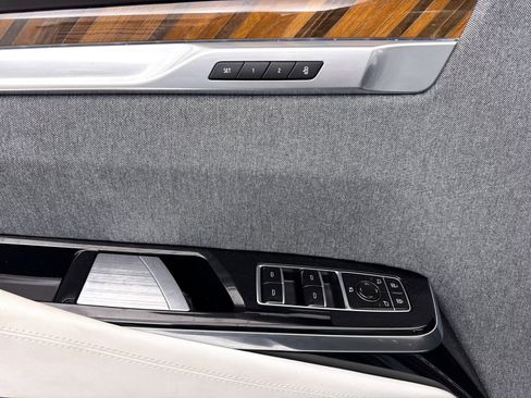 Used 2025 Cadillac Escalade ESV Sport Platinum w/ LPO, ONYX Package image 39